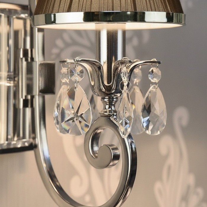 Applique da parete in cristallo di lusso Talonis - Struttura con finitura cromata per camere da letto e arredamento per la casa