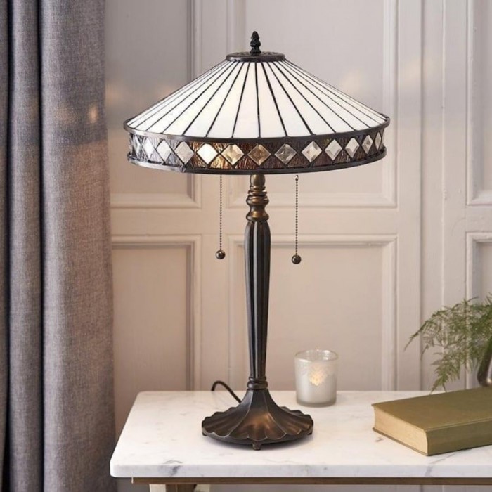 TF Fargo Geometrisk Tiffany-lampa - Accentbelysning i bärnstensfärgad och krämfärgad glas för sovrum eller arbetsrum HL2206