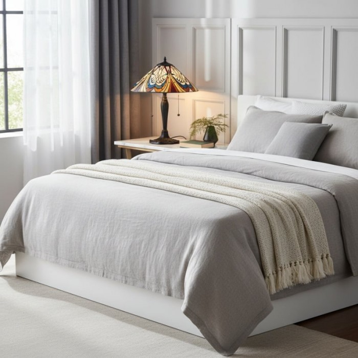 Lampa stołowa TF Hector w stylu secesyjnym – klosz z witrażu, oświetlenie dekoracyjne do salonu lub sypialni HL2246