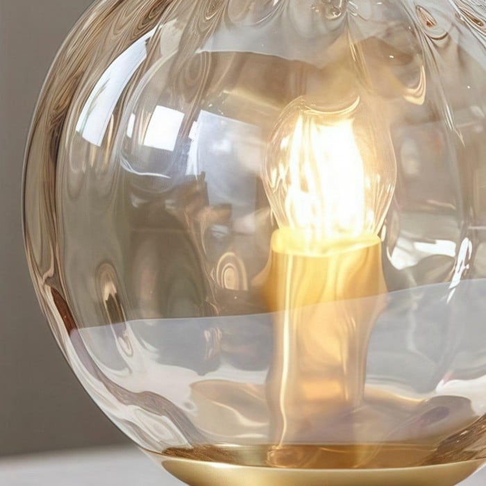 Tracian Modern Dimple Globe Lamp – mosiężna lampa dekoracyjna do sypialni lub salonu HL2250