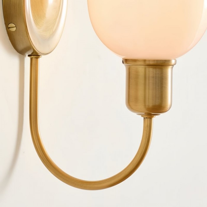 Applique da parete Tracian - Braccio curvo con paralume in vetro o lino per camera da letto HL1953