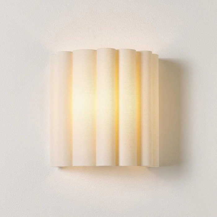 Applique da parete Velura Linen Fold - Tessuto con design plissettato morbido, illuminazione ambientale per camera da letto o