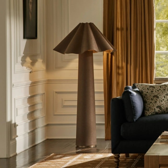 Rzeźbiona lampa podłogowa Weavara – nowoczesny design w stylu przejściowym do salonów i salonów HL1866