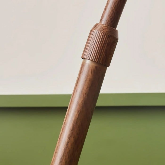 Lámpara de pie moderna Afterglow: lámpara de pie de líneas limpias para dormitorio HL2358