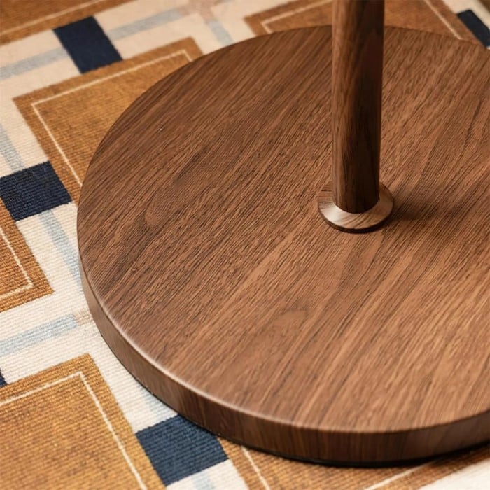 Lámpara de pie moderna Afterglow: lámpara de pie de líneas limpias para dormitorio HL2358