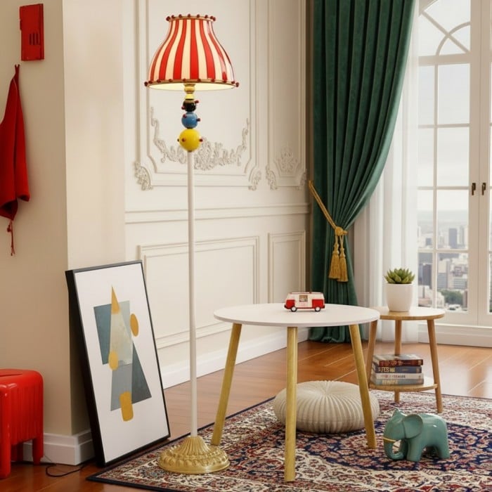 Lámpara de pie escultural Festilo Circus: diseño de arco curvo de metal para espacios habitables HL2307