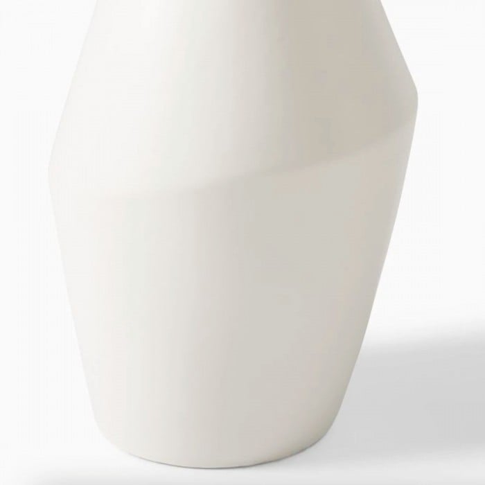 Lámpara de pie moderna de cerámica orgánica Lumera: forma escultural asimétrica e iluminación ambiental para dormitorio HL2288