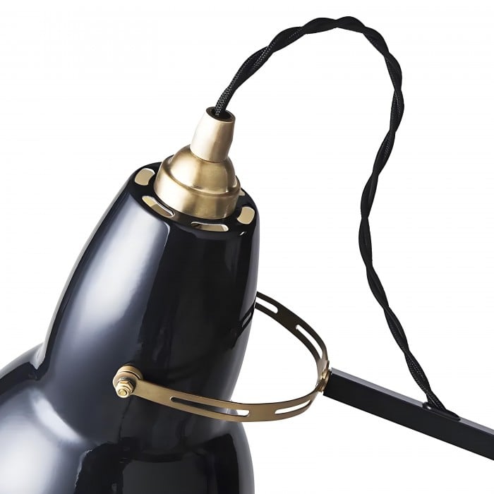 Modryx Adjustable Modern Wall Lamp with Bracket Sleek Aluminium Shade for Living Space HL2356