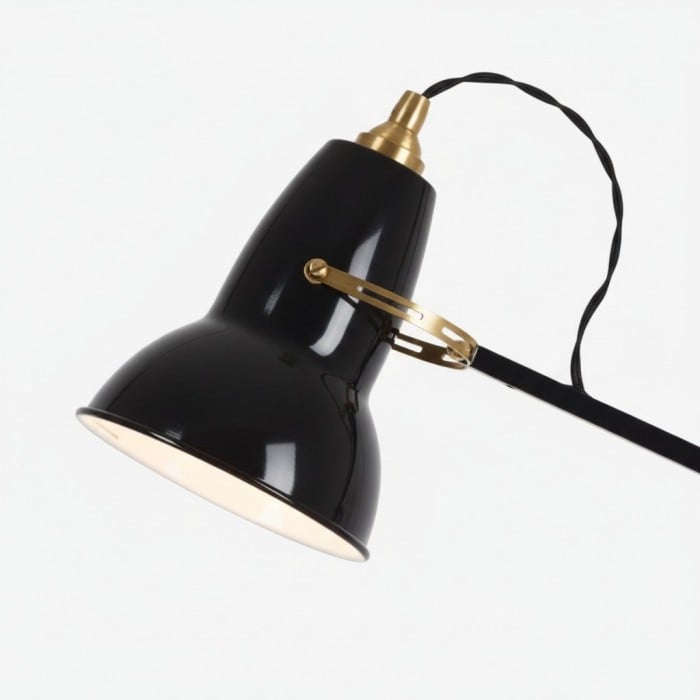 Modryx Adjustable Modern Wall Lamp with Bracket Sleek Aluminium Shade for Living Space HL2356