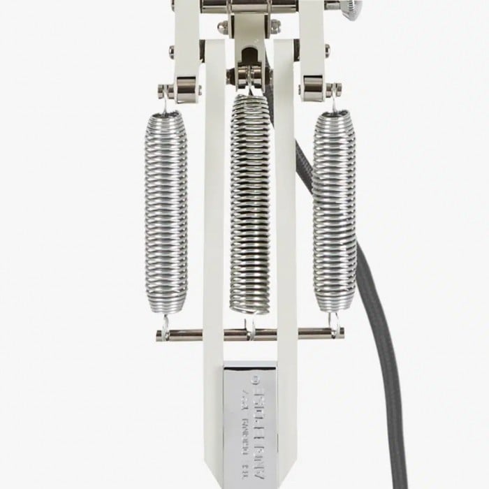 Lámpara de pie ajustable Modryx Classic de líneas refinadas: diseño moderno y funcional para interiores HL2340