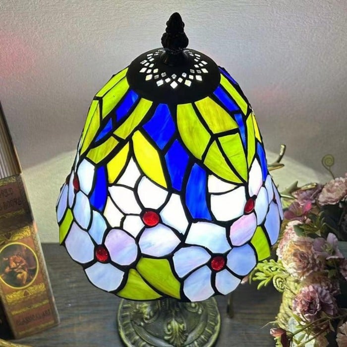 Virelle Traditionele Tiffany Tafellamp – Kleurrijke Bureaulamp met Glas-in-lood Koepel voor Slaapkamer HL2337