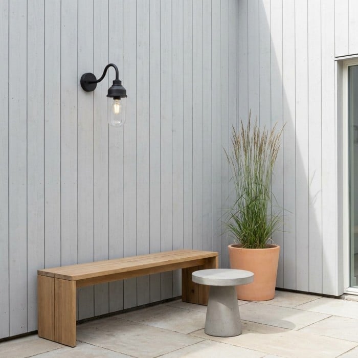 Aplique de pared contemporáneo para exterior Trevanta: farol minimalista para entradas y fachadas HL2106