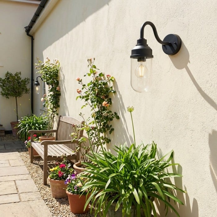 Aplique de pared contemporáneo para exterior Trevanta: farol minimalista para entradas y fachadas HL2106