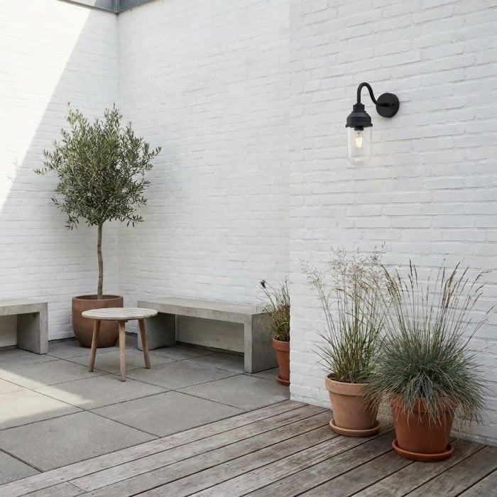 Aplique de pared contemporáneo para exterior Trevanta: farol minimalista para entradas y fachadas HL2106