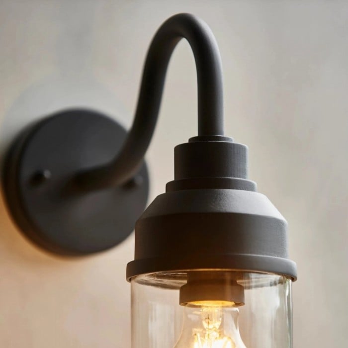 Aplique de pared contemporáneo para exterior Trevanta: farol minimalista para entradas y fachadas HL2106