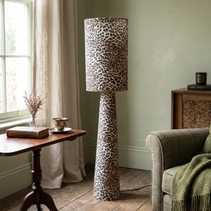 Lampa podłogowa Blendra Modern z abstrakcyjnym nadrukiem – stylowa oprawa o wyjątkowym wzornictwie do salonów i biur HL2526