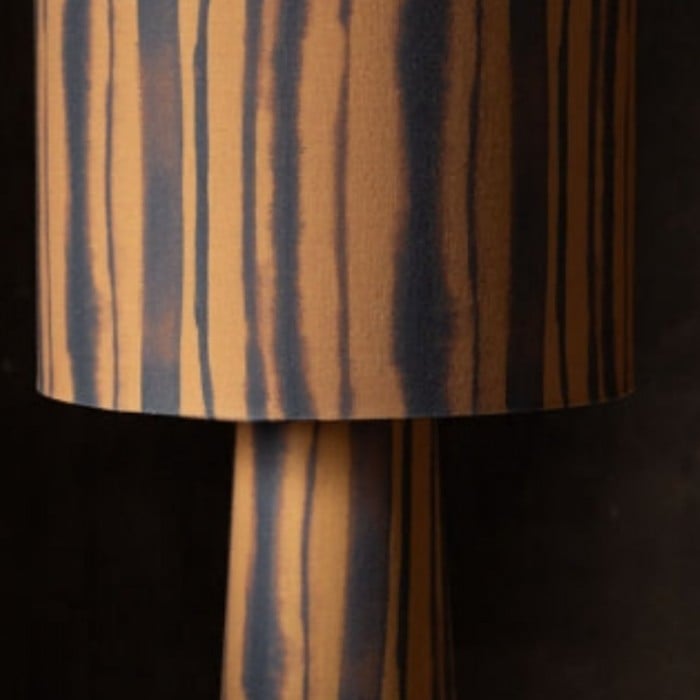 Lampa podłogowa Blendra Modern z abstrakcyjnym nadrukiem – stylowa oprawa o wyjątkowym wzornictwie do salonów i biur HL2526