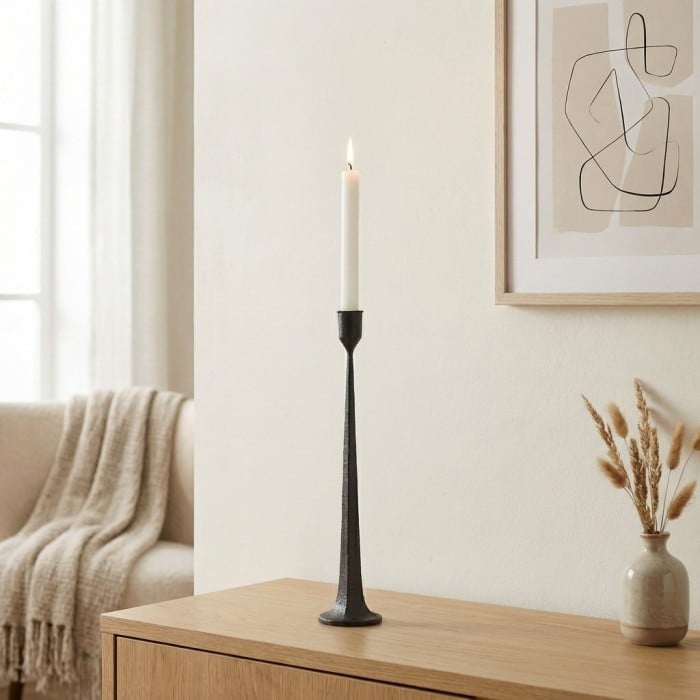 Tegna Modernes Set schwarzer Spitzkerzenhalter - Hohes Design aus Gusseisen für Esstische HL2524