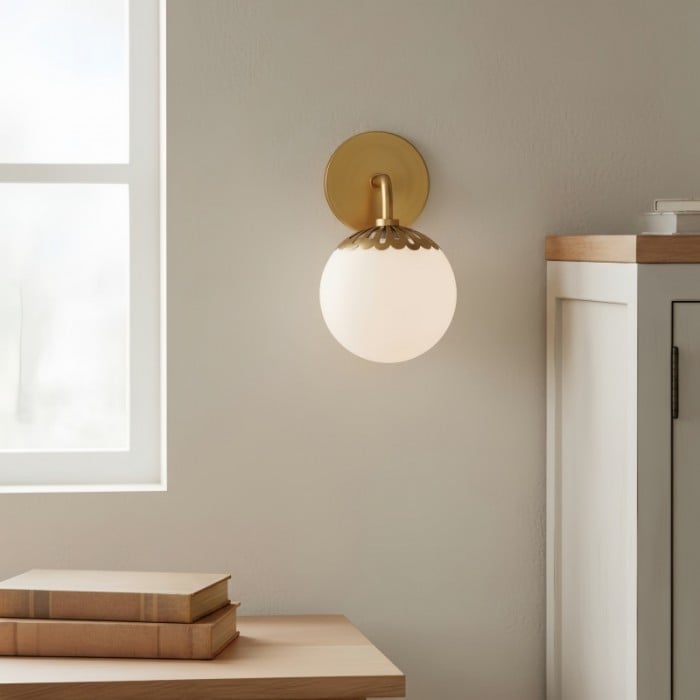 Lámpara de pared Vinbrea con globo de cristal - Lámpara minimalista de brazo curvo para salón HL2534