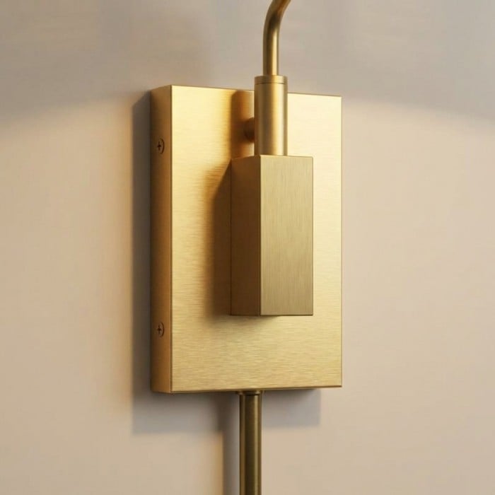 Aplique de pared de ratán con brazo oscilante Welanery - Lámpara de estilo rústico para lectura junto a la cama HL2535