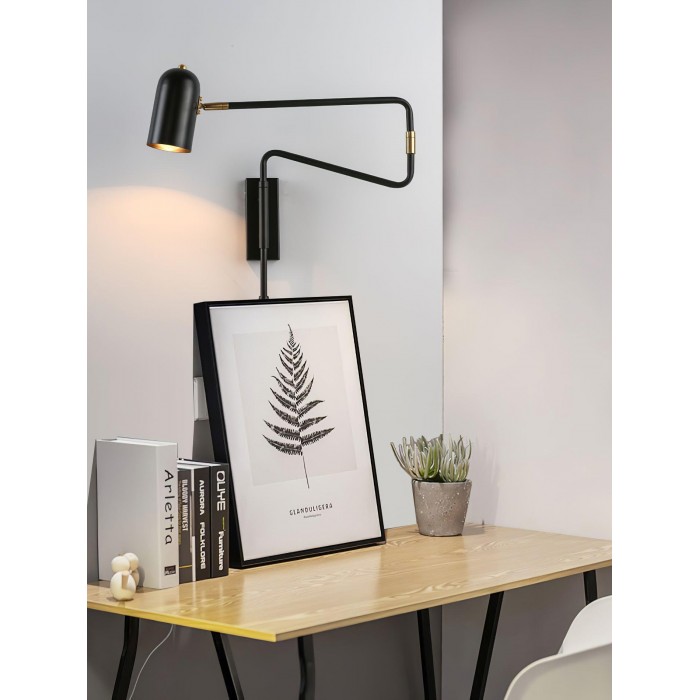 Regulowana lampa ścienna z wtyczką HL2924