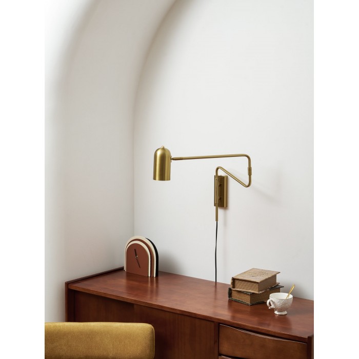 Regulowana lampa ścienna z wtyczką HL2924