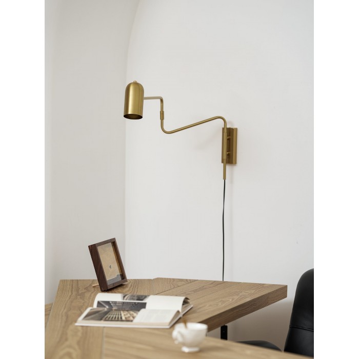 Regulowana lampa ścienna z wtyczką HL2924