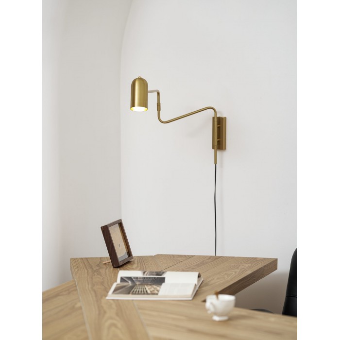 Regulowana lampa ścienna z wtyczką HL2924