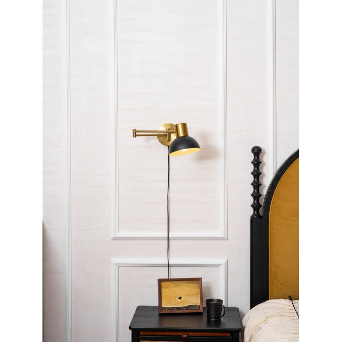 Regulowana lampa ścienna z wtyczką HL2924