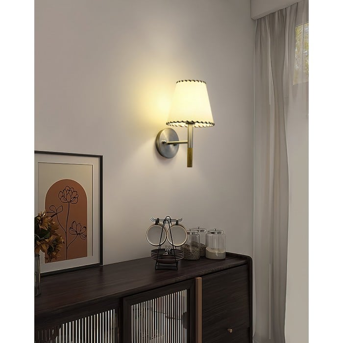 BC2 Wall Lamp HL2621