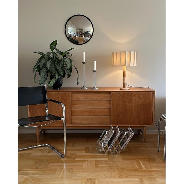 Plisserad Grove bordslampa HL2769