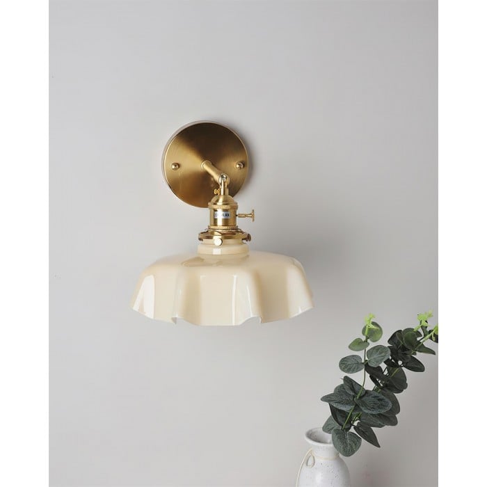 Wandlamp met rok en golvend patroon HL2799