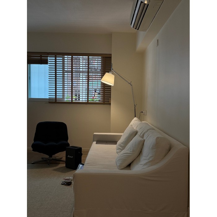 Velthea Stehlampe HL3266