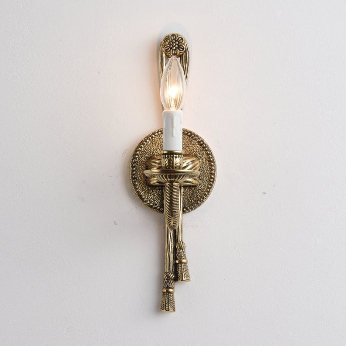 Wandlamp van gegoten messing HL3137
