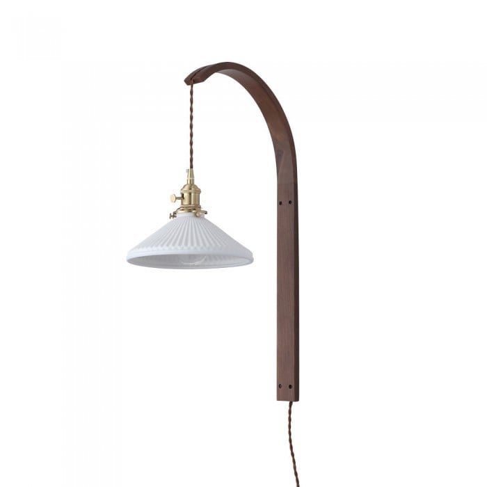 Gebogen walnootkleurige keramische wandlamp met stekker HL3051