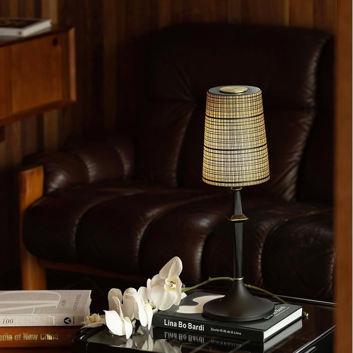 Devon svart bordslampa (inbyggt batteri) HL3262