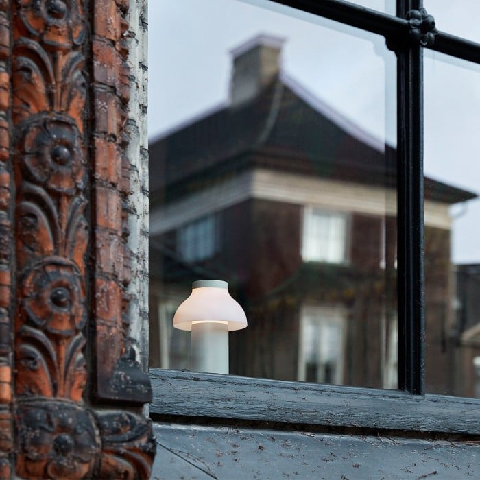 Bärbar bordslampa för dator (inbyggt batteri) HL3199