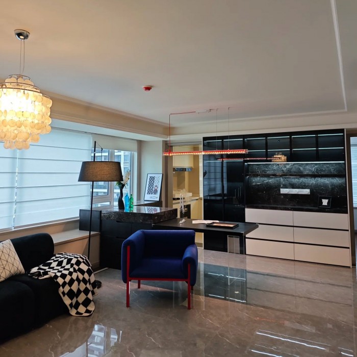 Röhrenförmige lineare LED-Pendelleuchte HL3249