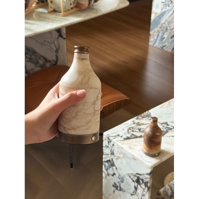 Tischleuchte aus Alabaster in Form einer Weinflasche (mit eingebautem Akku) HL3222