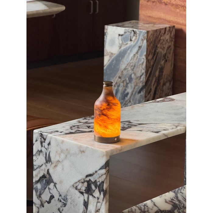 Tischleuchte aus Alabaster in Form einer Weinflasche (mit eingebautem Akku) HL3222