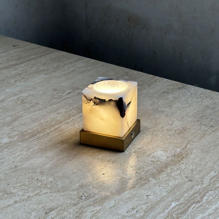 Kubmarmorbordslampa HL3127