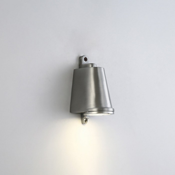 Applique da esterno industriale in metallo a forma di campana, impermeabile IP65, modello HL3429