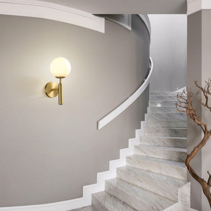 Moderne metalen wandlamp met melkachtige gloed HL3344