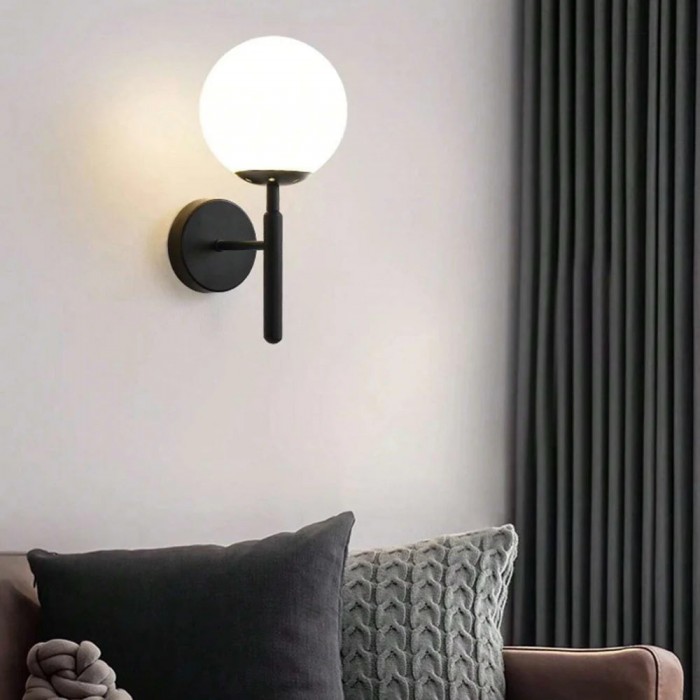 Moderne metalen wandlamp met melkachtige gloed HL3344