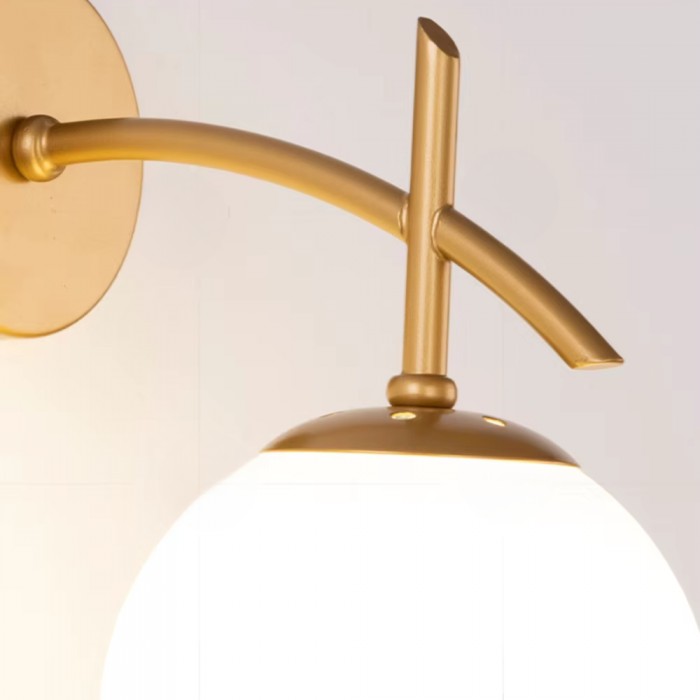 Die Wandleuchte Celestial Orb HL3460