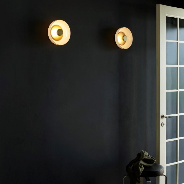 The Shimmering Glow Premium Minimalist Brass Wall Light HL3401