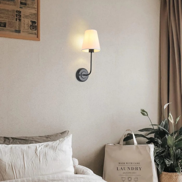 The Woven Metal Wall Light HL3342