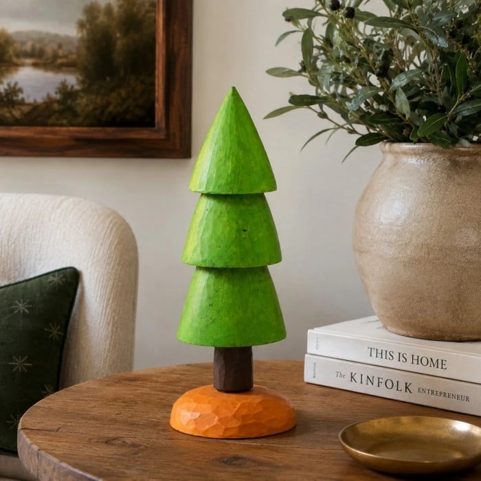 Geschnitzter Kiefernbaum-Tischschmuck aus Holz HL4189