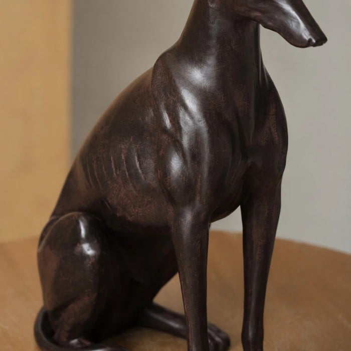 Greyhound-Hundeskulptur aus Kunstharz, Dekoration HL4063