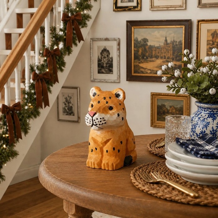Handgeschnitzte Löwen- und Leoparden-Minifiguren aus Holz HL4077